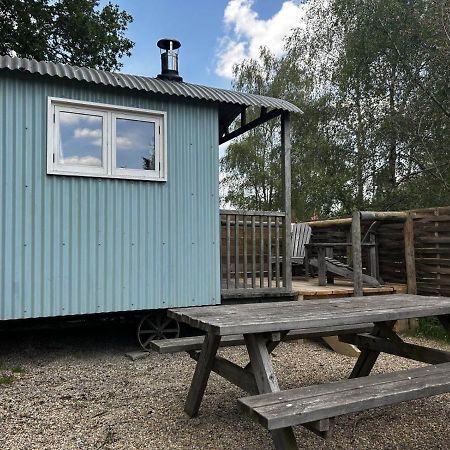 Hotel Sumners Ponds Fishery & Campsite Horsham Exterior foto