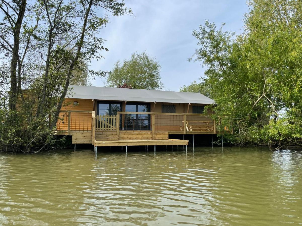 Hotel Sumners Ponds Fishery & Campsite Horsham Exterior foto