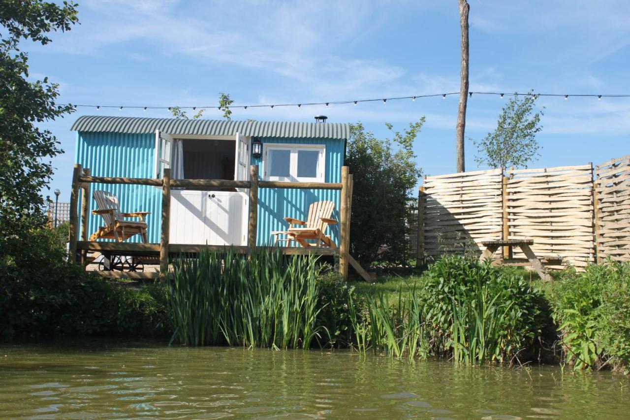 Hotel Sumners Ponds Fishery & Campsite Horsham Exterior foto